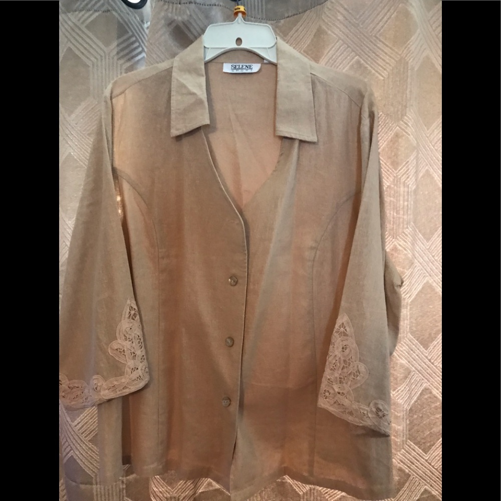 Woman’s 2x beige linen blazer